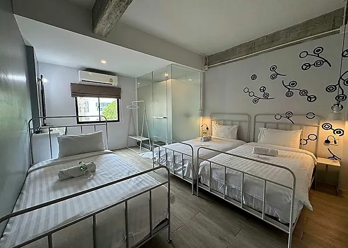 Hostal Bedspread (adults Only)