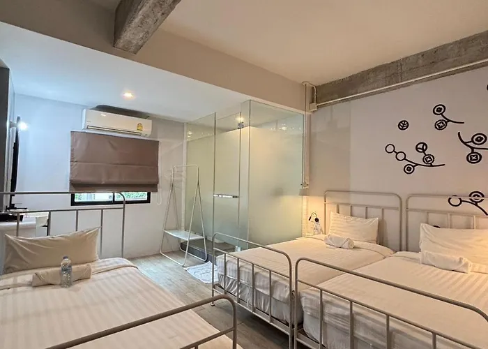 Hostal Bedspread (adults Only)